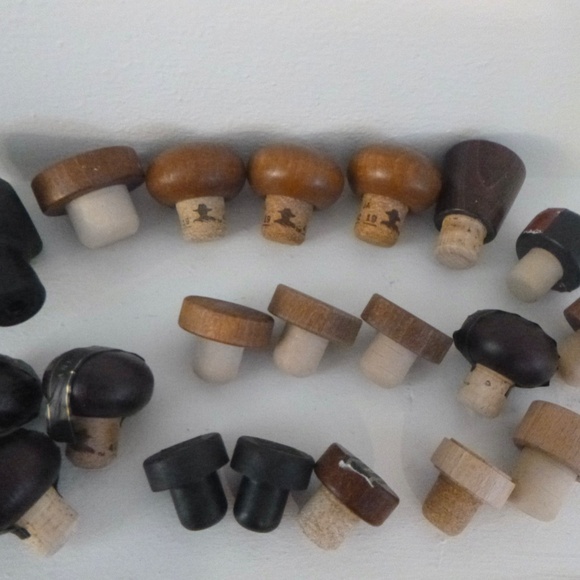 OVER 20 TEQUILA BOTTLE CORKS TOPS STOPPERS - Picture 9 of 11